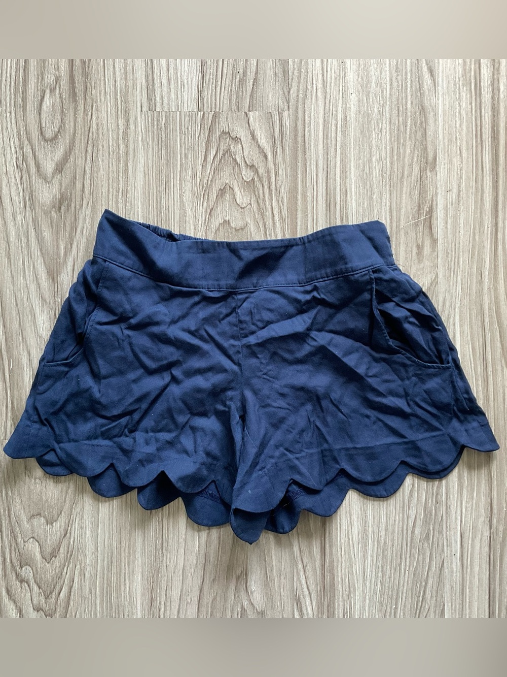 Lilly Pulitzer Navy Blue Buttercup Scalloped Hem Pull On Shorts Size XS Preppy